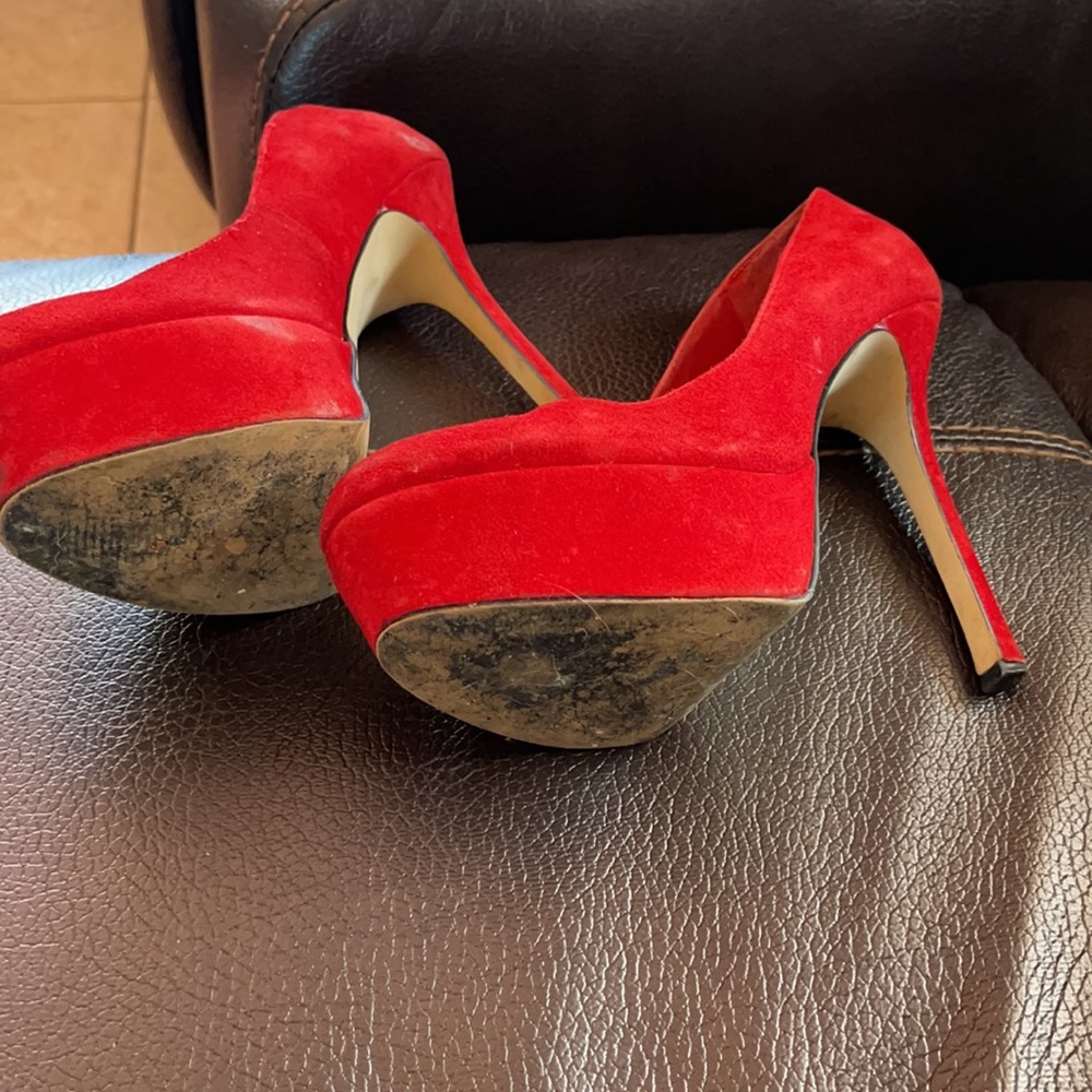 Red Baker pumps - Picture 5 of 5